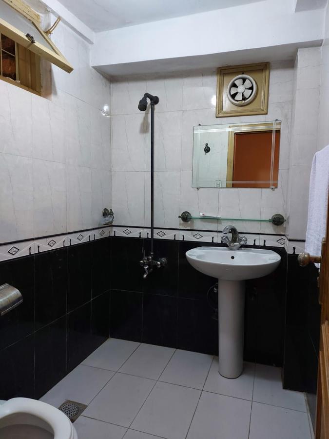 Shahrukh Heights Hotel Мюри Екстериор снимка