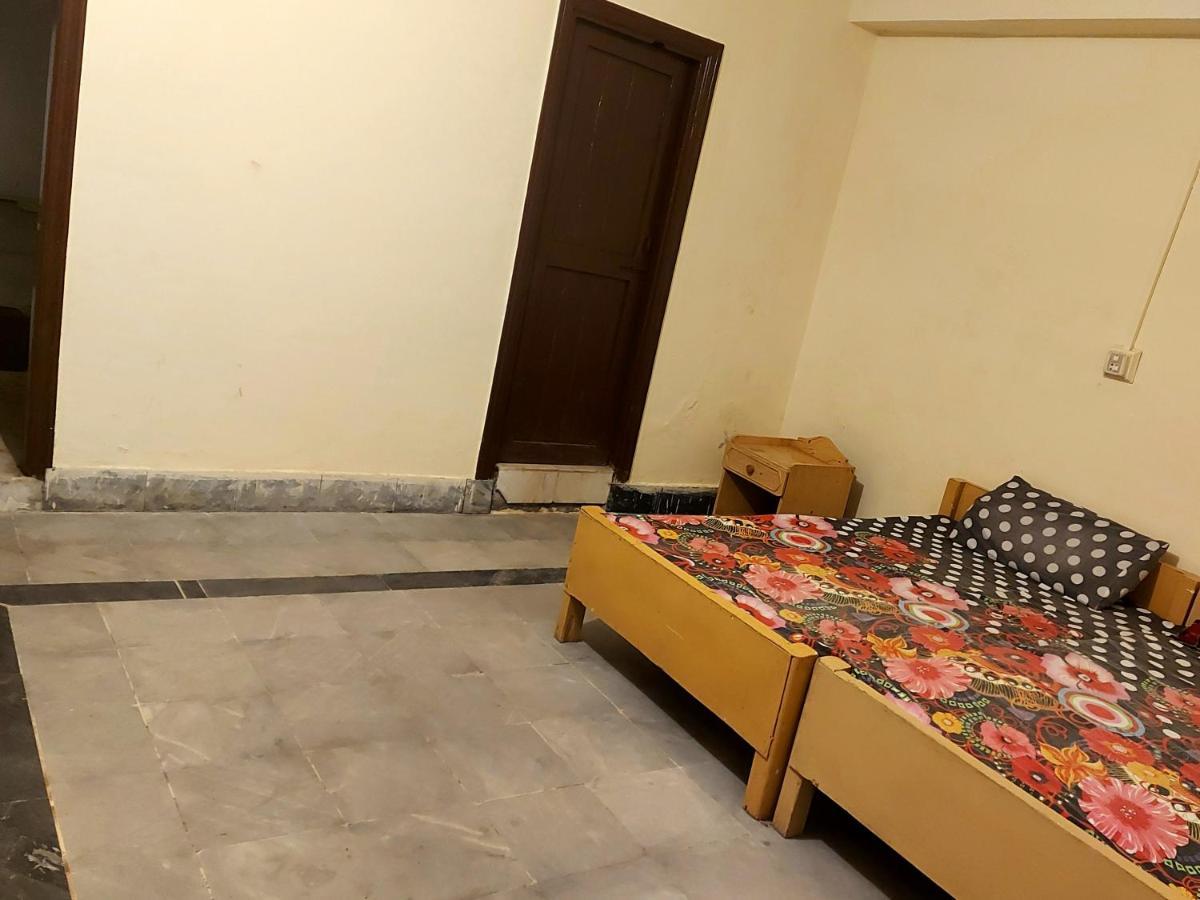 Shahrukh Heights Hotel Мюри Стая снимка